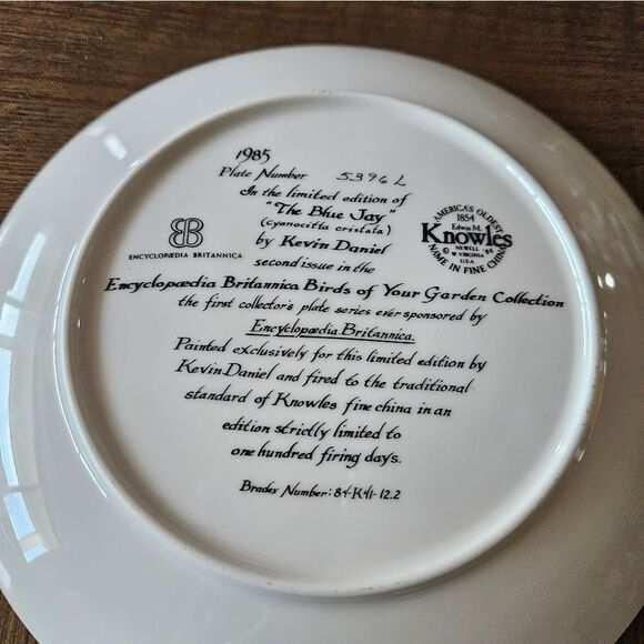 VINTAGE Encyclopedia Britannica Decorative Plate - Picture 4 of 4